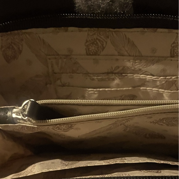 Clarks Black Crossbody Utilitarian Expanded Functional Shoulder Bag - Picture 4 of 8